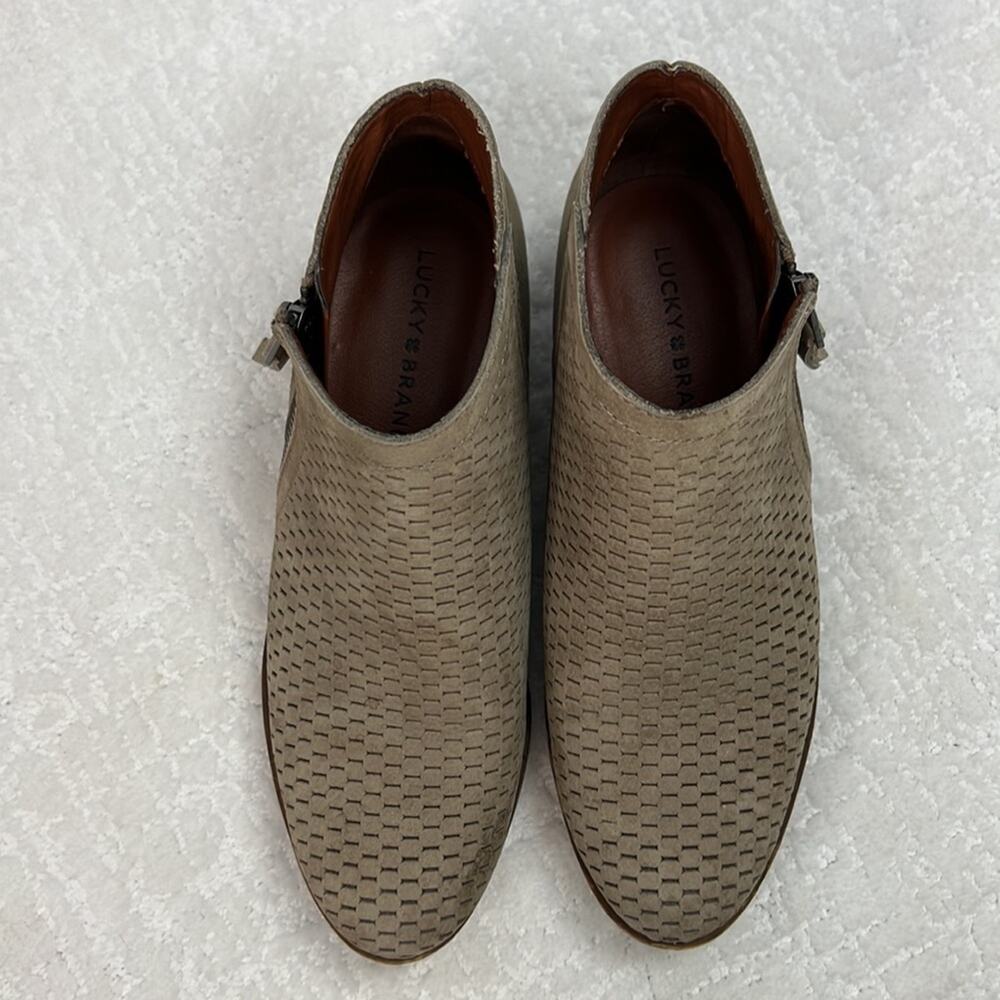 Lucky Brand Brielley taupe textured suede and leather ankle boots zipper 7 M - Picture 4 of 10